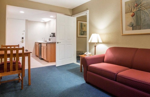 Massena Hotel | Quality Inn Massena