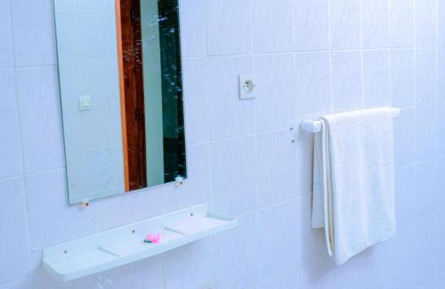 Nyanza Bed & Breakfast | Quality Inn Motel, Nyanza