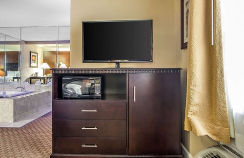 Schiller Park Hotel | Quality Inn O'Hare Airport