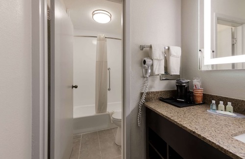 Doctors Inlet Hotel | Quality Inn Orange Park Jacksonville