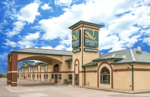 Raton Hotel | Quality Inn Raton