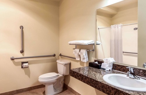 Selah Hotel | Quality Inn Selah North Park