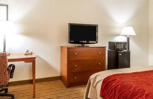 Eau Claire Hotel | Quality Inn & Suites