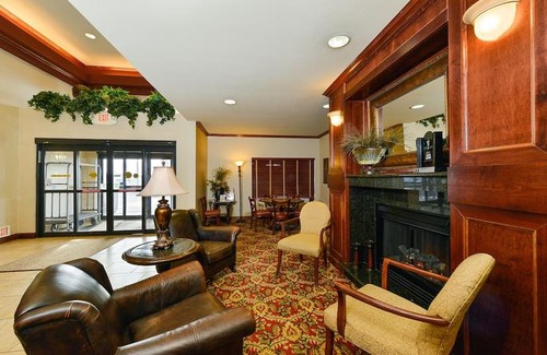 Buffalo Ridge Hotel | Quality Inn & Suites Airport North
