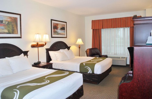 Buffalo Ridge Hotel | Quality Inn & Suites Airport North