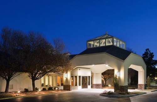 Broadbent Business Park Hotel | Quality Inn & Suites Albuquerque Downtown University