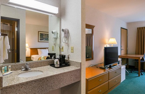 Belmont Hotel | Quality Inn & Suites Belmont Route 151