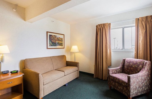 Belmont Hotel | Quality Inn & Suites Belmont Route 151