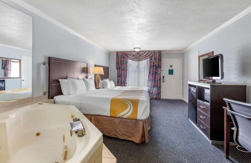 Northwest Anaheim Hotel | Quality Inn & Suites Buena Park Anaheim