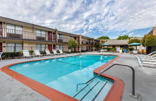 Northwest Anaheim Hotel | Quality Inn & Suites Buena Park Anaheim
