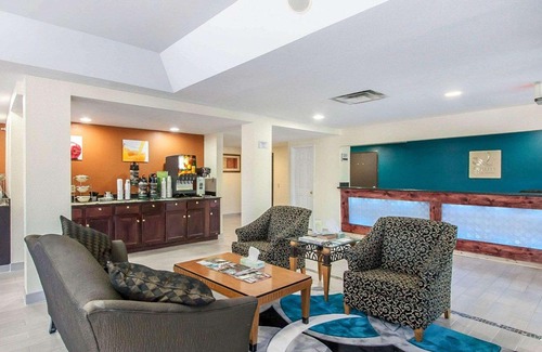 Hickman Hotel | Quality Inn & Suites Centerville