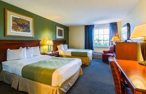 West Chester Hotel | Quality Inn & Suites Conference Center