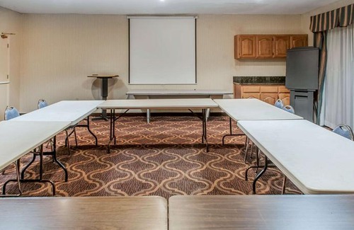 Grants Hotel | Quality Inn & Suites Grants