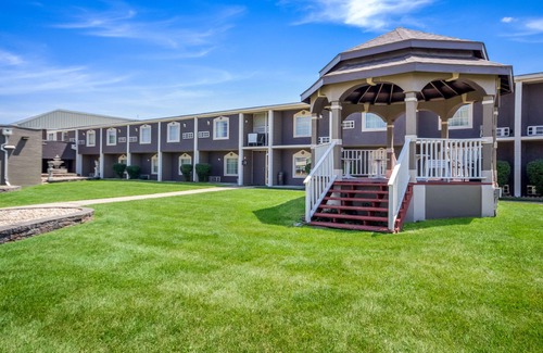Independence Hotel | Quality Inn & Suites Kansas City - Independence I-70 East