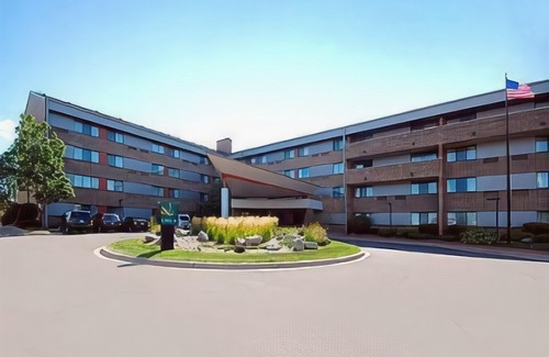 East Bloomington Hotel | Quality Inn & Suites Mall of America - MSP Airport