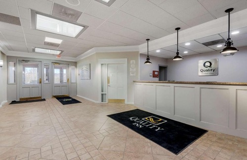 New Hartford Hotel | Quality Inn & Suites New Hartford - Utica