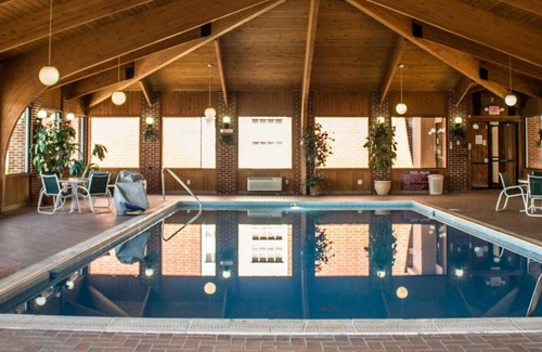 Mansfield Hotel | Quality Inn & Suites North