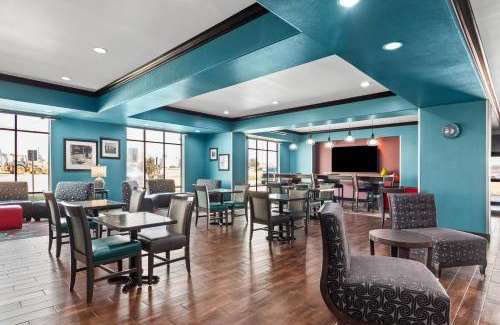 Pearsall Hotel | Quality Inn & Suites Pearsall