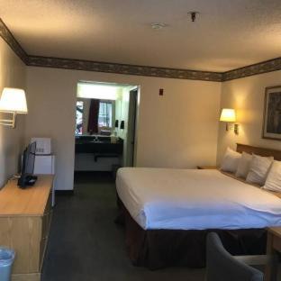 Hesperia Hotel | Quality Inn & Suites