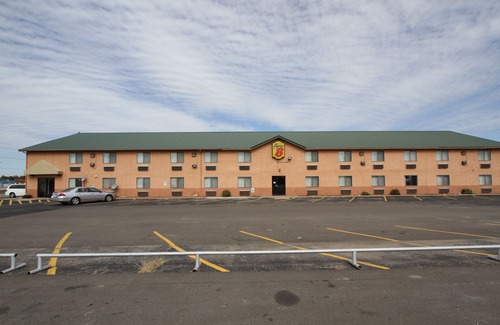 Russell Hotel | Quality Inn