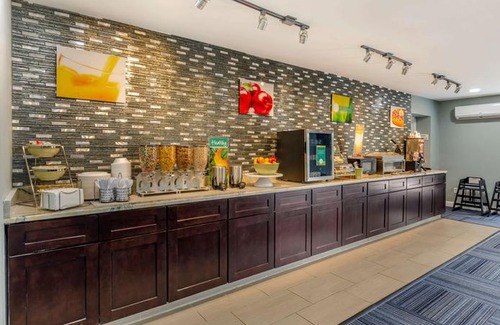 Verona Hotel | Quality Inn Verona - Staunton North