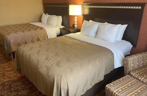 Vineland Hotel | Quality Inn Vineland - Millville