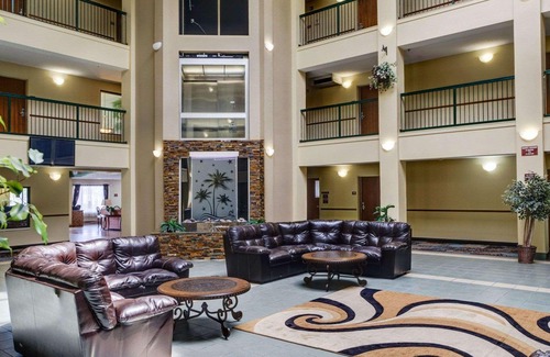 Broadmoor Hotel | Quality Suites Baton Rouge