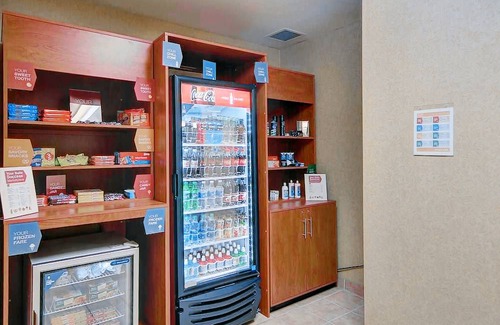 Mabank Hotel | Quality Suites Near Cedar Creek Lake