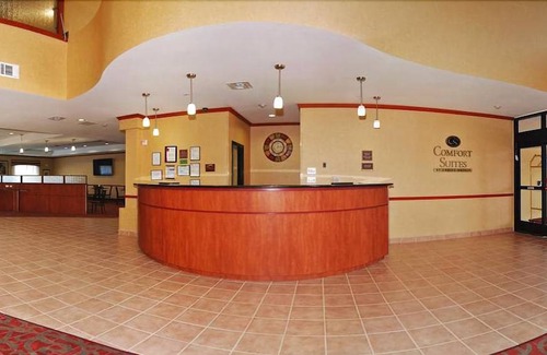 Mabank Hotel | Quality Suites Near Cedar Creek Lake