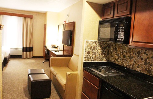 Industry Hotel | Quality Suites NYC Gateway