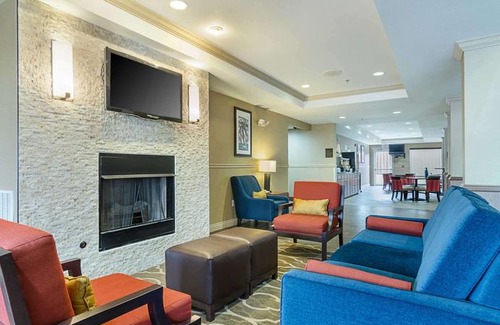 Springdale Hotel | Quality Suites Springdale