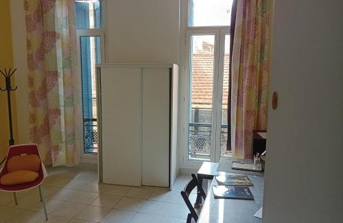 Notre-Dame du Mont Apartment | Quartier de verdure "Cours Julien La Plaine "chambre privée dans appartement