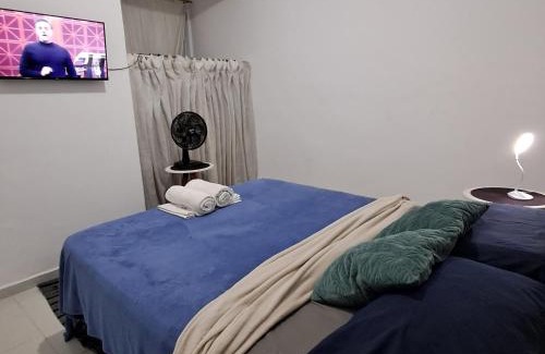 Duque de Caxias House | Quarto Mobiliado em lindo ap compartilhado