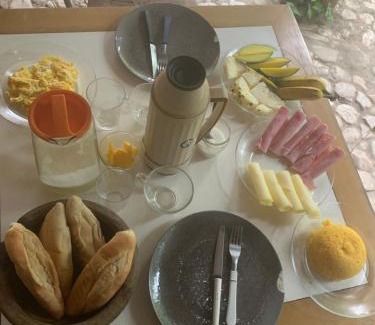 Pati Valley House | Quarto privativo no Quintal dos Sonhos