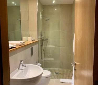 Leeds City Center Apartment | Quebecs Luxury Aparthotel