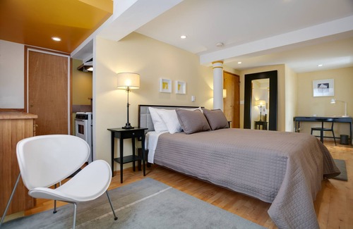 Lower Queen Anne House | Queen Anne Design Loft with Space Needle View, 8days max.