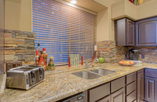 Villages At Queen Creek House | Queen Creek Village: Golf & Mt VIEWS, Htd POOL, Spa, Putt Green, Fire Pit, Bikes, Comm Center