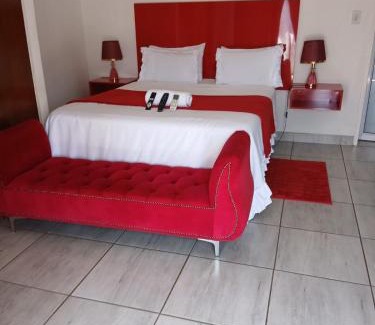 Mooinooi House | Queen Nanikie Guest House