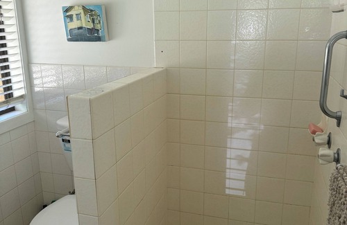 Mullumbimby Bed & Breakfast | Queen room in charming 4-bedroom B&B with WiFi and some AC in fab Mullumbimby