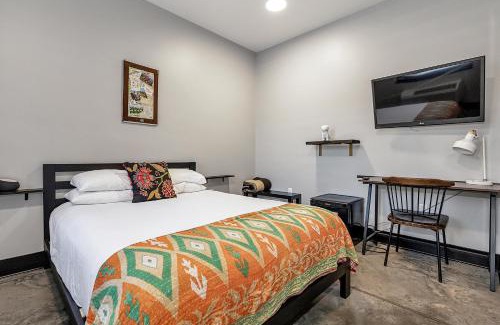 Pacific Hotel | Queen Room With Access To Chef's Kitchen And Pool