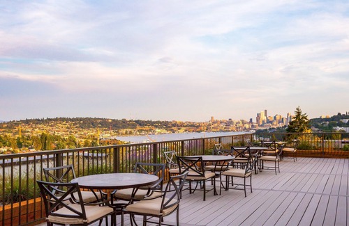 Fremont Apartment | Queen Studio Near Downtown | Breakfast, and Pool Access!