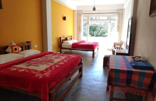 Nallathanniya House | Queens Ark