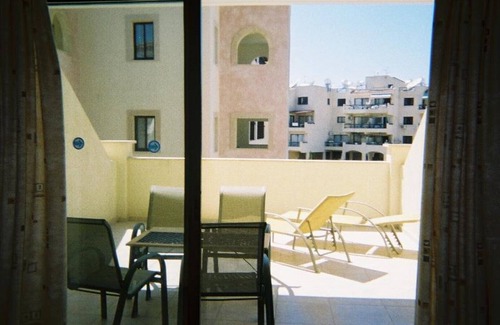 Paphos House | Queens Gardens holiday townhouse rental with shared pool, beach nearby,