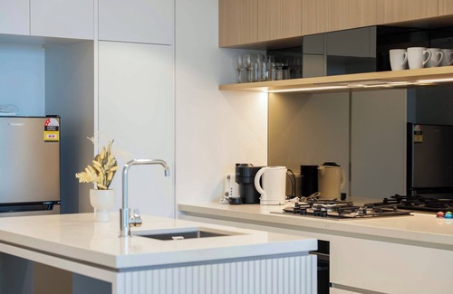 Brisbane Central Business District Apartment | Queens Home - Stylish Apt in Queens Wharf lvl 42