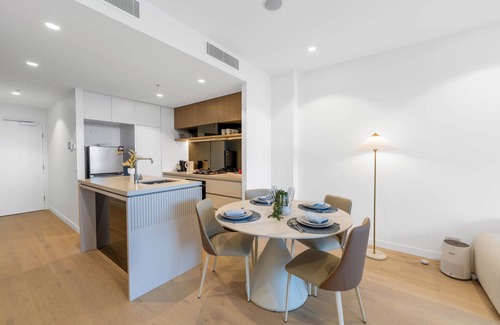 Brisbane Central Business District Apartment | Queens Home - Stylish Apt in Queens Wharf lvl 42