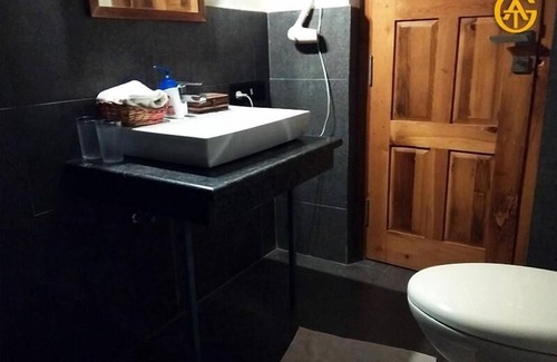 Majkhali Hotel | Queens Meadows by Sunshine & Smiles