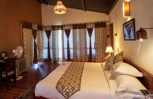 Majkhali Hotel | Queens Meadows by Sunshine & Smiles