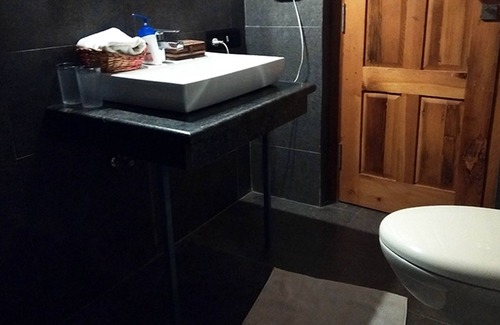 Majkhali Hotel | Queens Meadows by Sunshine & Smiles