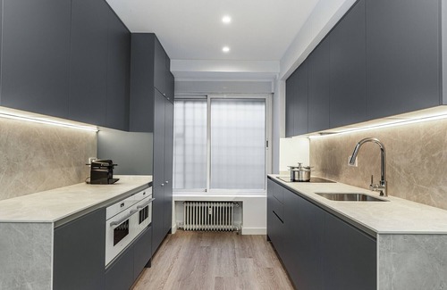 Moncloa - Arguelles Bed & Breakfast | Queens Plaza España VII - Alquiler Corta Duración