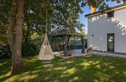 Funtana House | Quercus Apartments - Peace & Nature by the Bike Trail